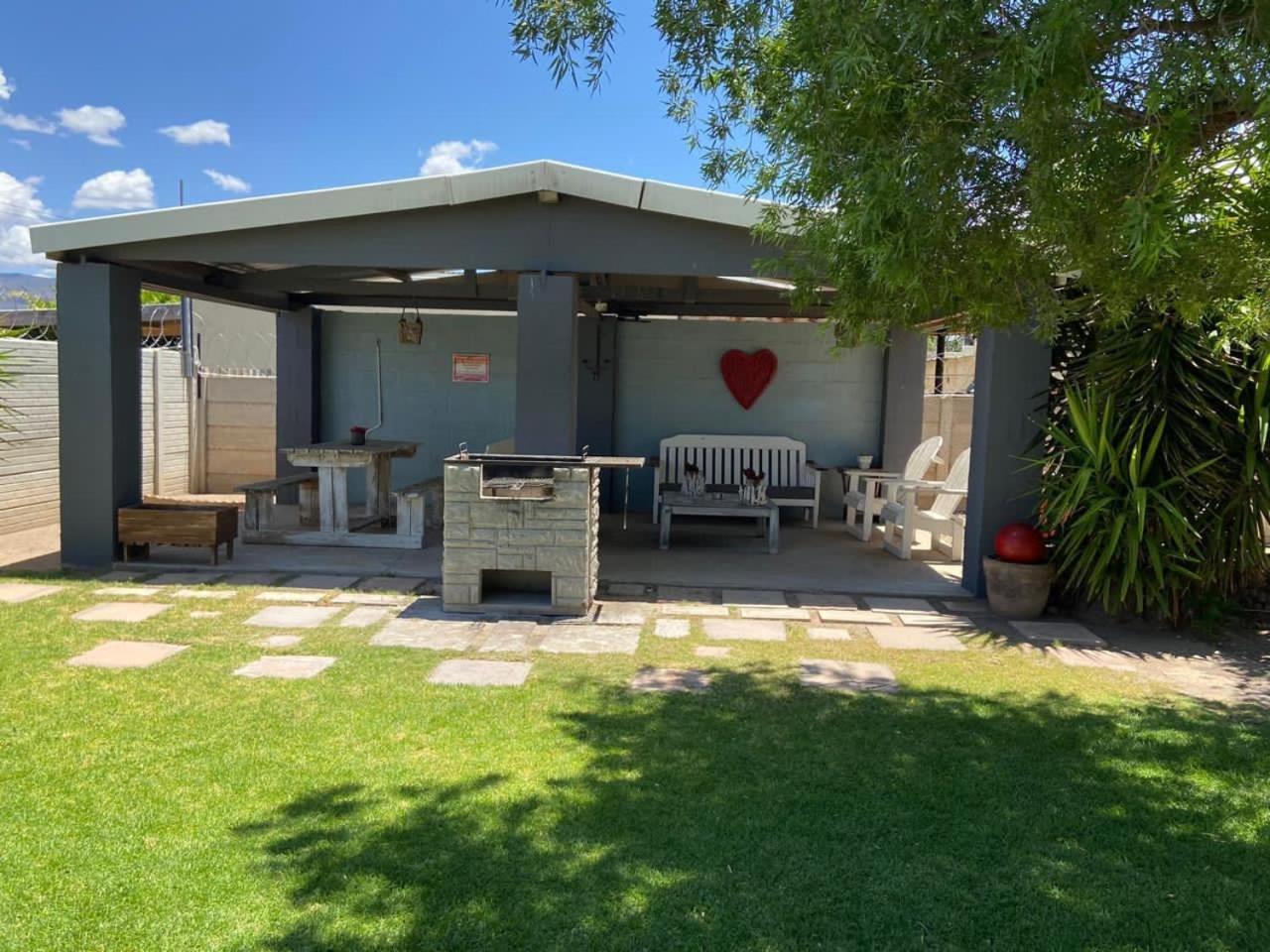 Апартаменты Karoo Heart Бофорт-Уэст Экстерьер фото